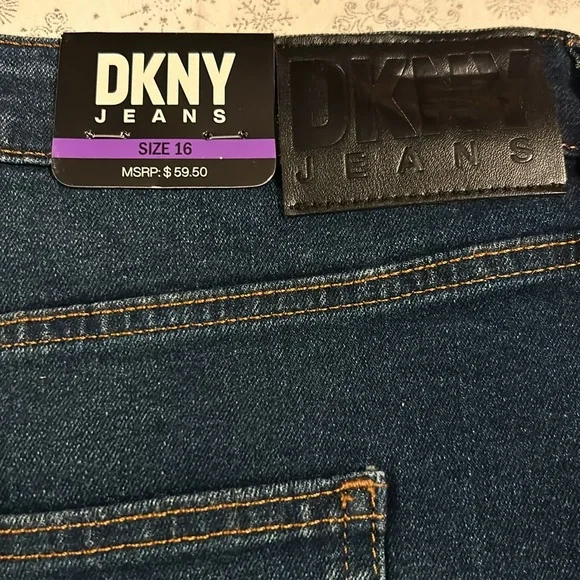 NWT DKNY JEANS - Picture 4 of 7